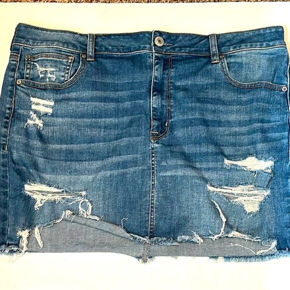 American Eagle Distressed Denim Mini Skirt Size 20 - Picture 2 of 9